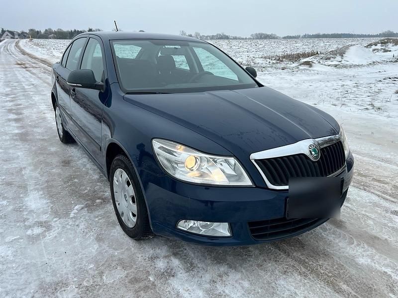 Gebraucht Skoda Octavia 80 PS (58 kW) 2012 Blau Limousine