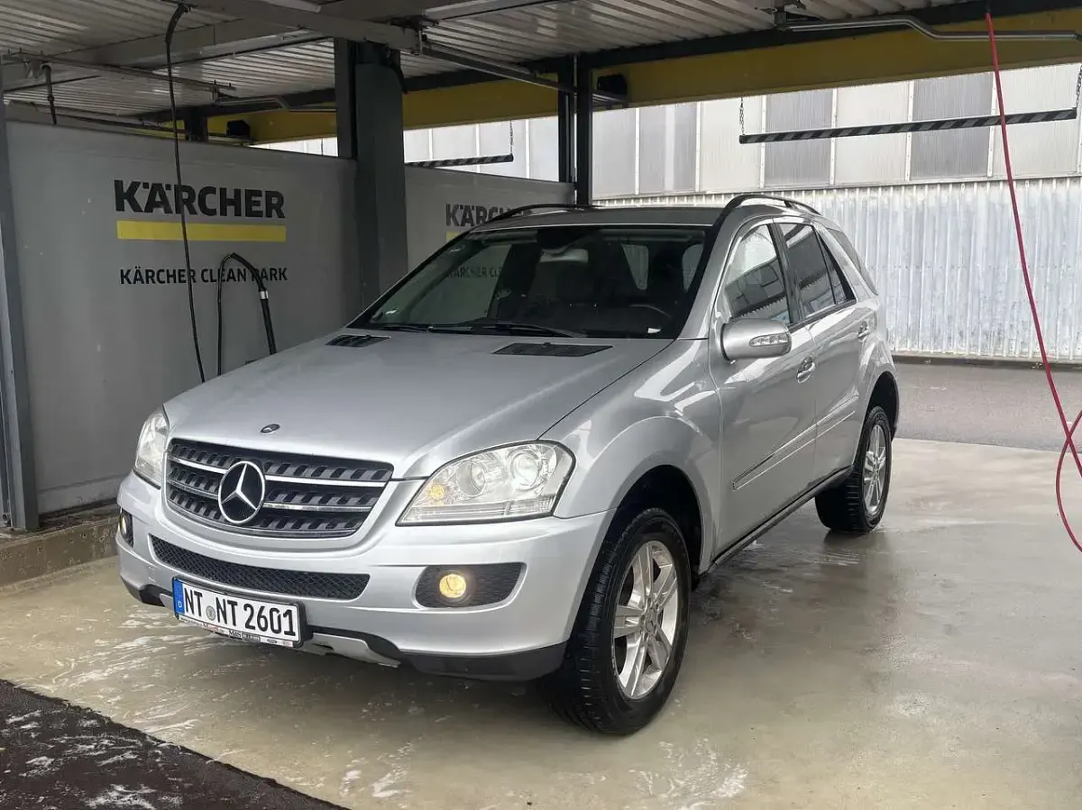 Gebraucht Mercedes ML320 224 PS (164 kW) 2005 Silber SUV