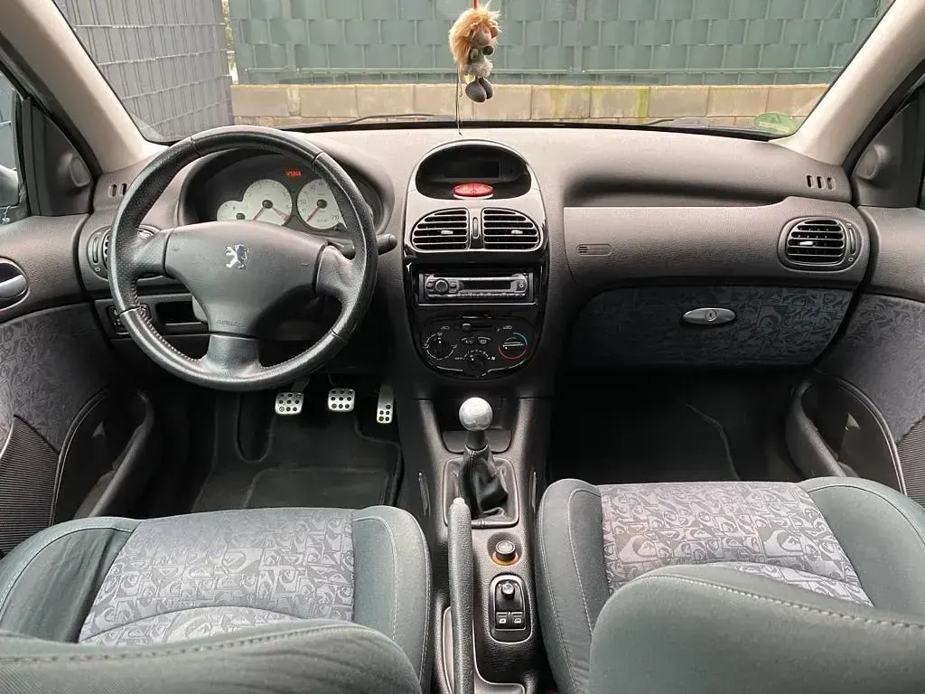 Gebraucht Peugeot 206 Quiksilver 88 PS (64 kW) 2005 Silber Limousine