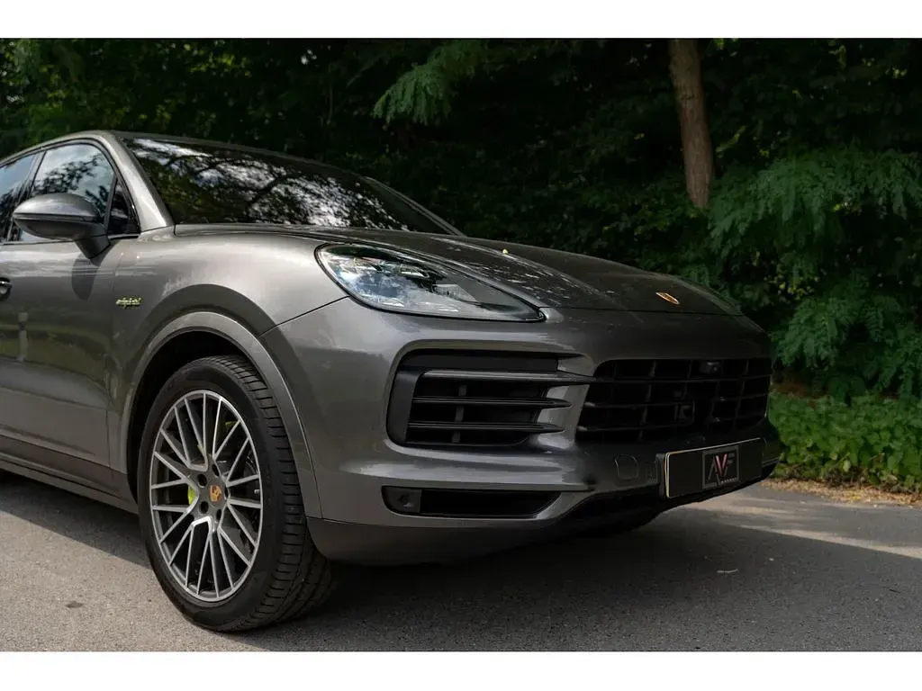 Gebraucht Porsche Cayenne E-Hybrid 462 PS (339 kW) 2021 Grau SUV