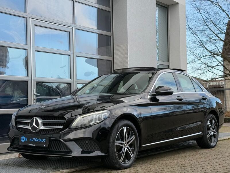 Schwarz Gebraucht 2021 Mercedes C200 Avantgarde Limousine | 25.990 € (Fairer Preis) - Bild 1/4