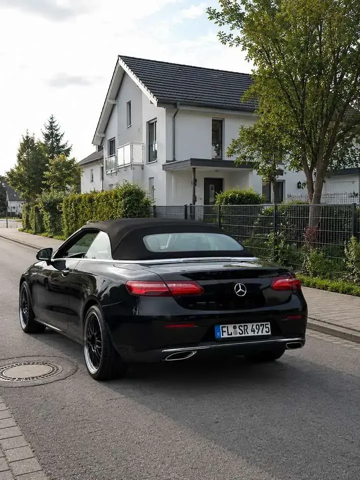 Gebraucht Mercedes E200 184 PS (135 kW) 2019 Schwarz Cabrio