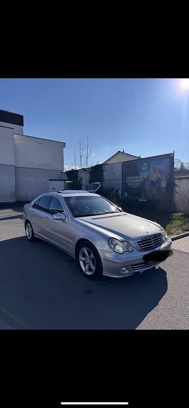 Silber Gebraucht 2007 Mercedes C220 Avantgarde Limousine | 4.100 € (Guter Preis) - Bild 1/4