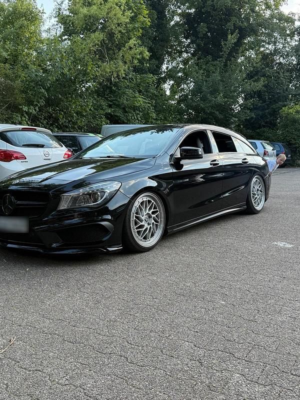 Gebraucht Mercedes CLA250 Shooting Brake 211 PS (155 kW) 2015 Schwarz Kombi