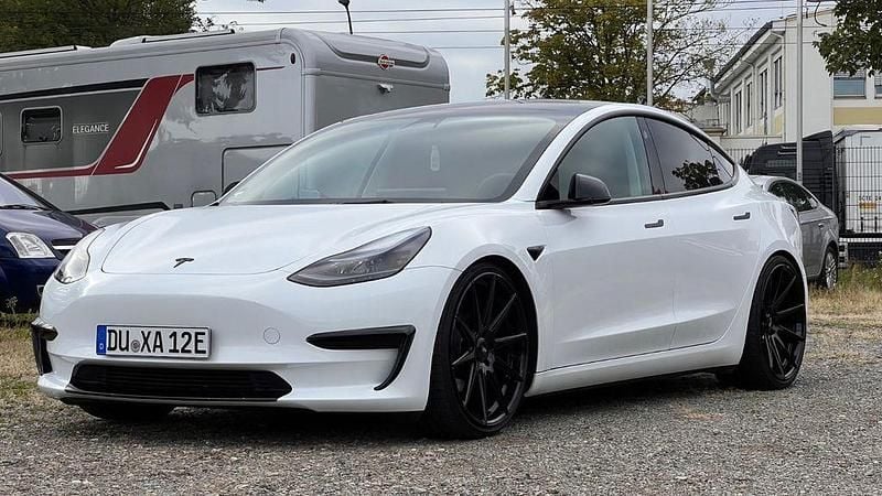 Schwarz Gebraucht 2022 Tesla Model 3 RWD Limousine | 27.500 € (Guter Preis) - Bild 1/4