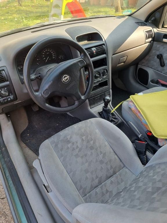 Gebraucht Opel Astra 65 PS (47 kW) 1999 Grün Limousine