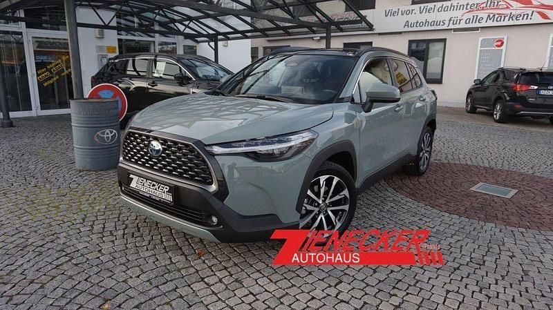 Gebraucht 2024 Toyota Corolla Cross Team SUV | 33.890 € (Guter Preis) - Bild 1/4