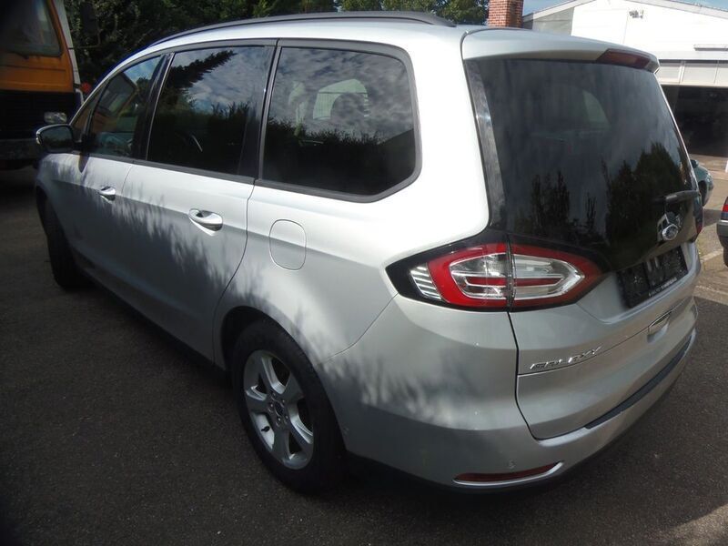 Gebraucht Ford Galaxy 150 PS (110 kW) 2016 Silber Van / Kleinbus