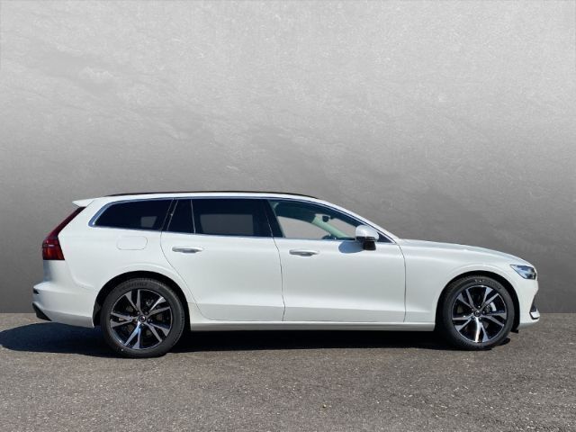 Gebraucht Volvo V60 Core 163 PS (119 kW) 2024 Weiss Kombi