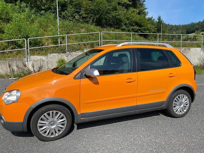 Orange Gebraucht 2006 VW Polo Cross Kleinwagen | 3.400 € (Fairer Preis) - Bild 1/4