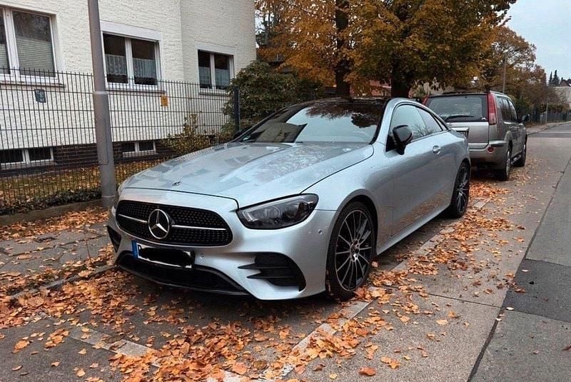 Gebraucht Mercedes E220 197 PS (144 kW) 2021 Silber Coupé