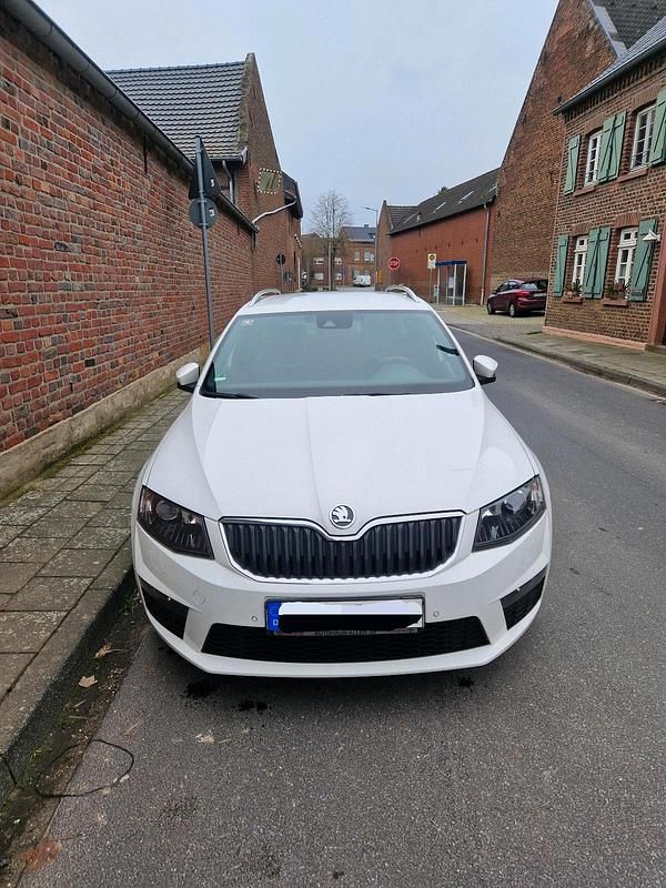Gebraucht Skoda Octavia RS 2015 Weiß Kleinwagen