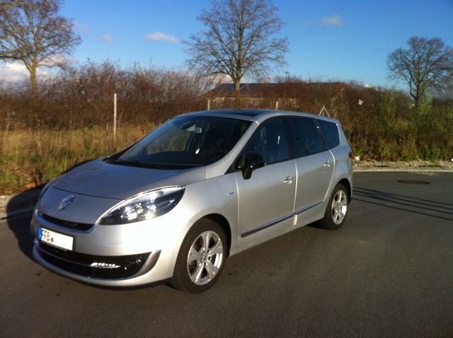 Gebraucht Renault Grand Scénic III Bose Edition 110 PS (80 kW) 2012 Silber metallic Van / Kleinbus
