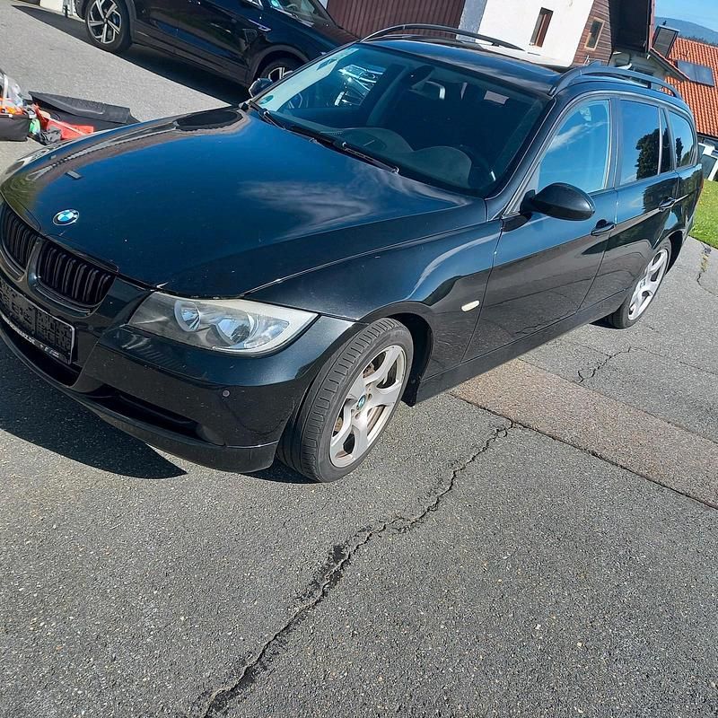 Schwarz Gebraucht 2007 BMW 320 Kombi | 2.200 € (Superpreis) - Bild 1/4