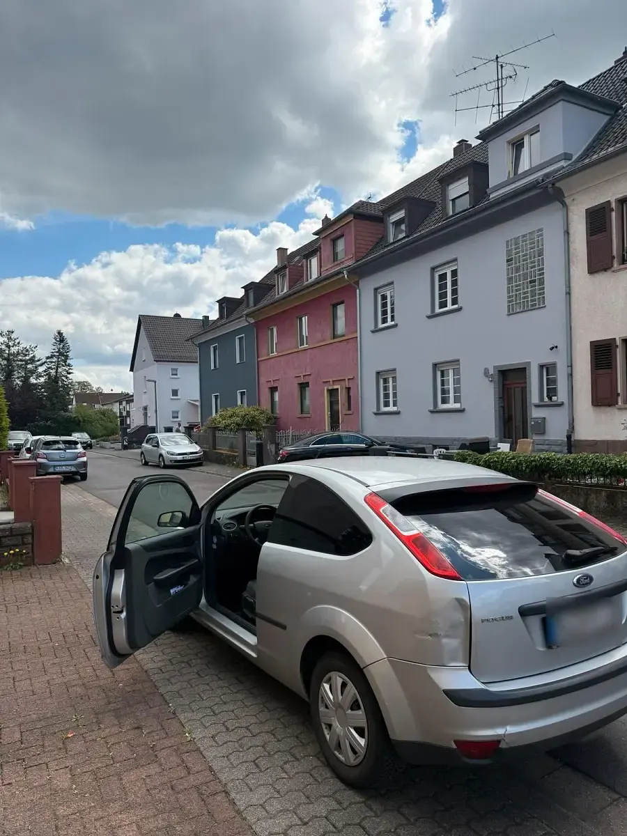 Second-hand Ford Focus 80 CP (58 kW) 2005 Gri Hatchback