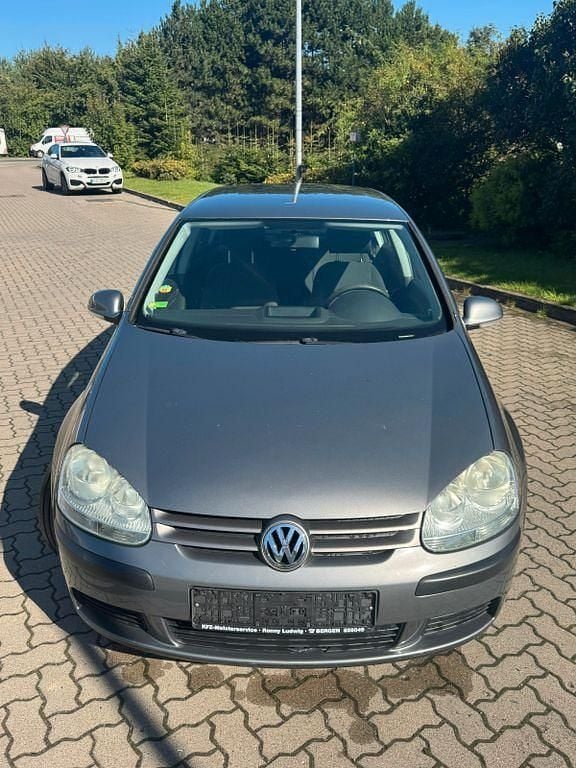 Grau Gebraucht 2005 VW Golf IV Comfortline Limousine | 600 € (Superpreis) - Bild 1/4