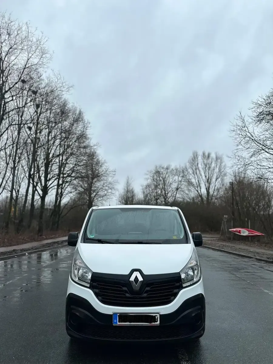 Gebraucht Renault Traffic 95 PS (69 kW) 2019 Weiß Van / Kleinbus