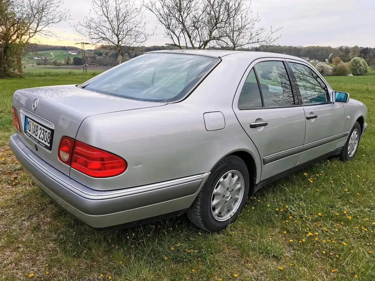 Brugt Mercedes E230 150 HK (110 kW) 1996 Sedan