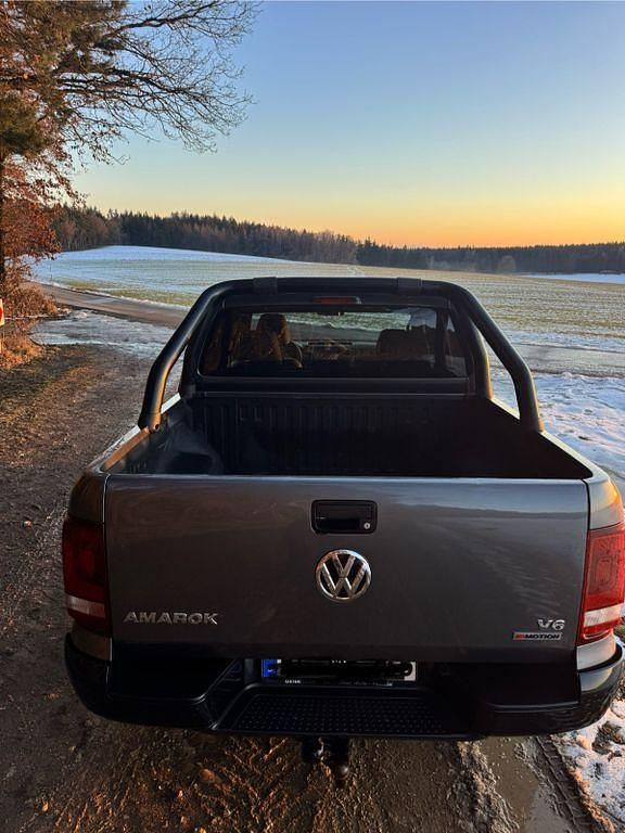 Gebraucht VW Amarok 204 PS (150 kW) 2019 Grau Abholung