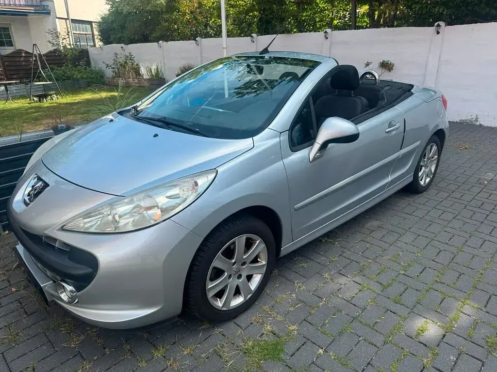 Gebraucht Peugeot 207 CC Premium 120 PS (88 kW) 2009 Silber Cabrio