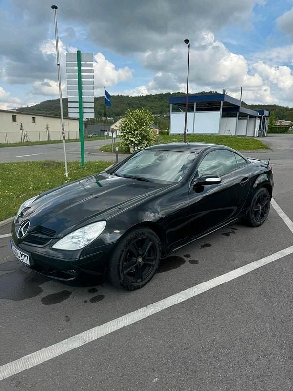 Schwarz Gebraucht 2006 Mercedes SLK200 Cabrio | 8.200 € (Fairer Preis) - Bild 1/4