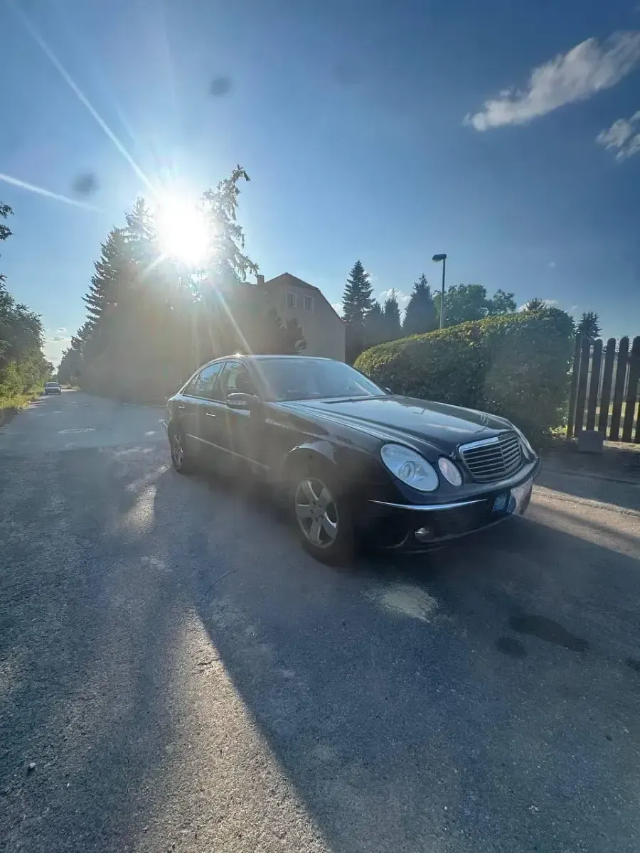 Gebraucht Mercedes E320 224 PS (164 kW) 2007 Schwarz Limousine