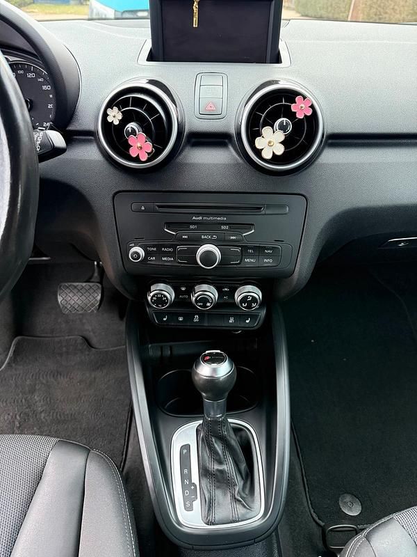 Second-hand Audi A1 90 CP (66 kW) 2012 Maro Hatchback