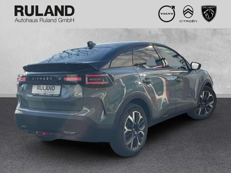 Neu Citroën e-C4 114 kW (156 PS) 2025 Lackierung manhattan green/typ Limousine