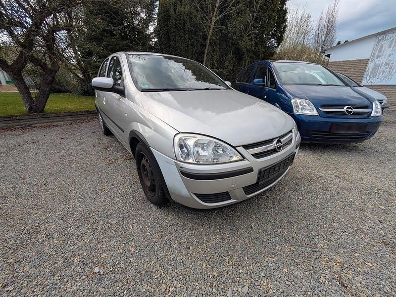 Usata Opel Corsa 75 CV (55 kW) 2004 Argento Utilitaria