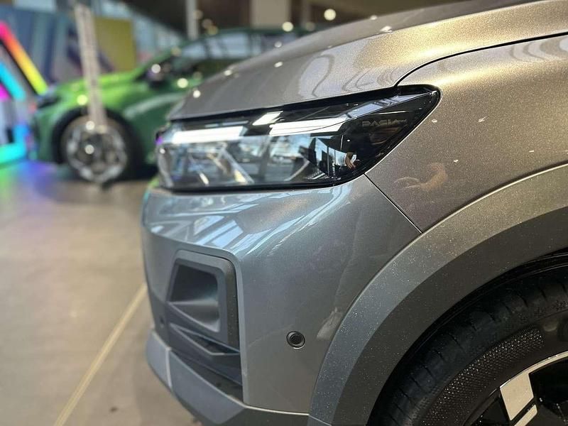 Neu Dacia Jogger Journey 110 PS (80 kW) 2025 Dolomitgrau Van / Kleinbus