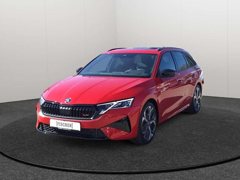 Rot Gebraucht 2025 Skoda Octavia RS Kombi | 49.922 € (Teuer) - Bild 1/4