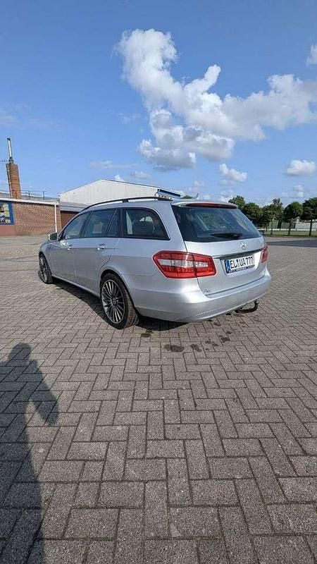 Gebraucht Mercedes E200 Elegance 136 PS (100 kW) 2011 Kombi