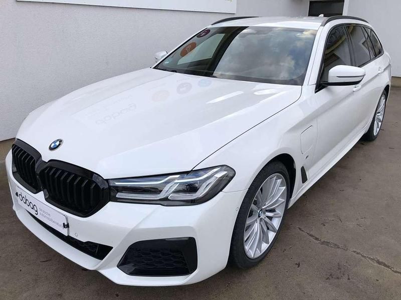 Alpinweiss iii Gebraucht 2021 BMW 530 M Sport Kombi | 31.990 € (Etwas zu teuer) - Bild 1/4