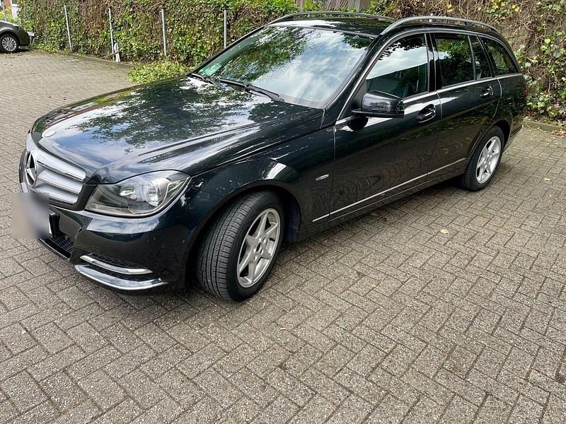 Schwarz Gebraucht 2011 Mercedes C180 Avantgarde Kombi | 9.300 € (Fairer Preis) - Bild 1/4