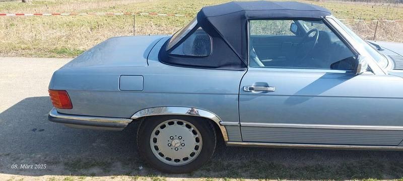 Gebraucht Mercedes 560 227 PS (166 kW) 1986 Blau Cabrio