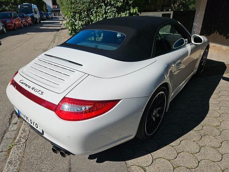 Weiß Gebraucht 2012 Porsche 911 Carrera GTS Cabrio | 106.997 € (Teuer) - Bild 1/4