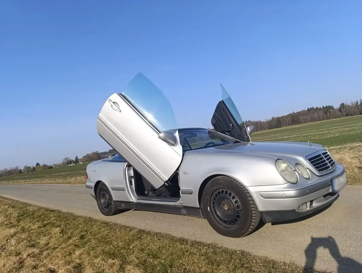 Gebraucht Mercedes CLK320 218 PS (160 kW) 1999 Silber Cabrio