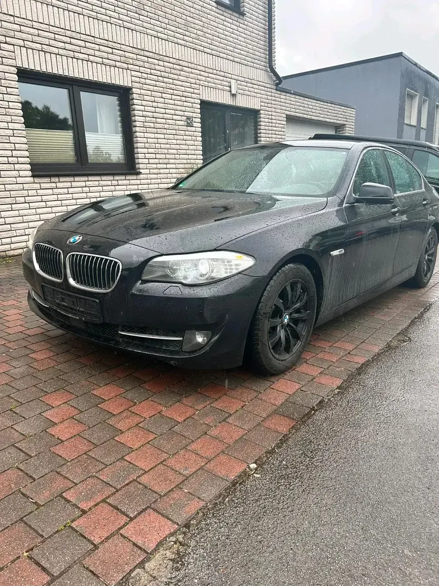 Gebraucht BMW 530 245 PS (180 kW) 2010 Schwarz Limousine