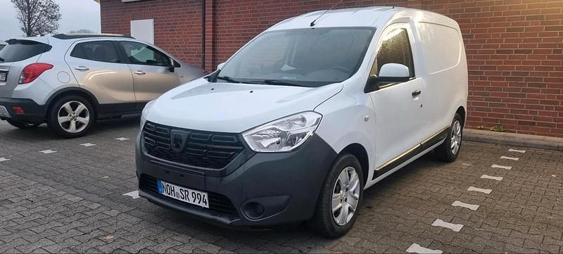Weiß Gebraucht 2017 Dacia Dokker Van | 4.900 € (Guter Preis) - Bild 1/4