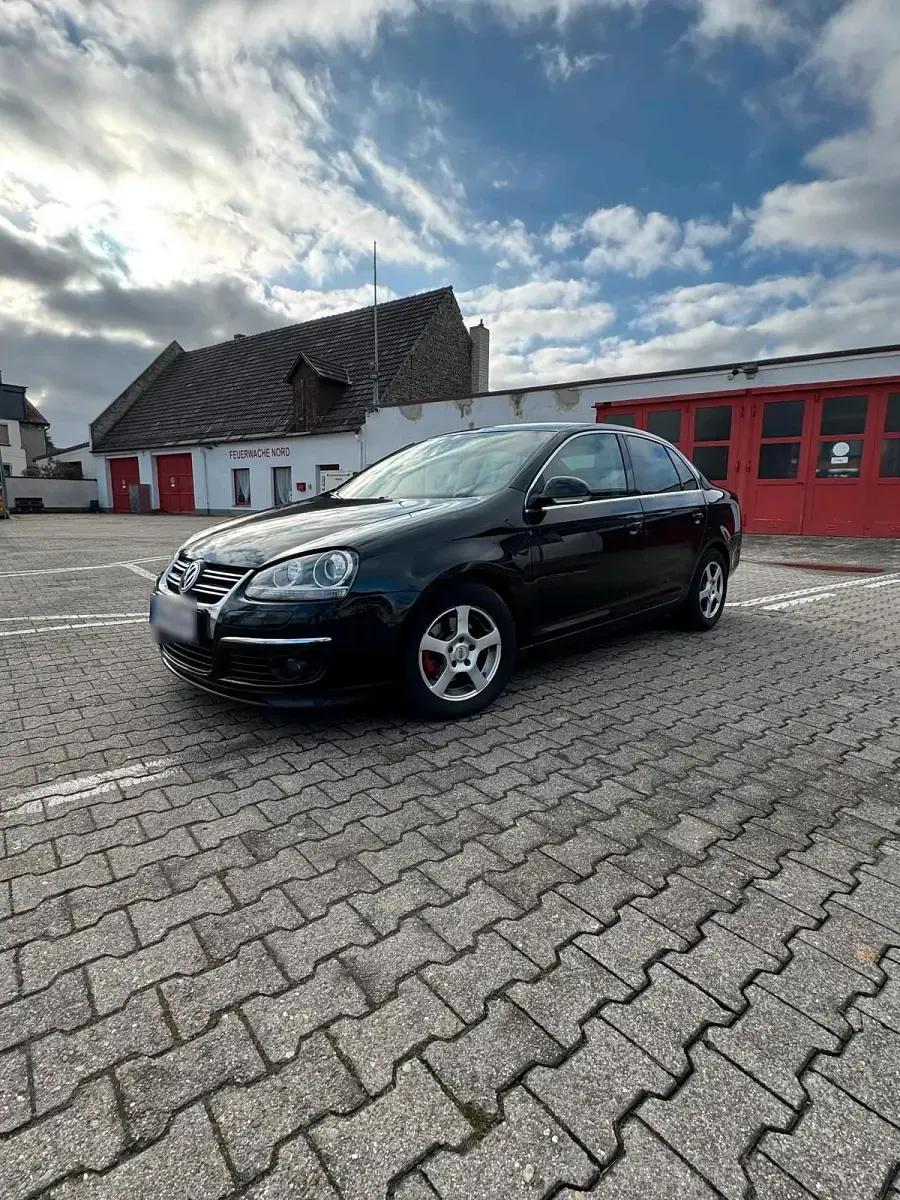 Second-hand VW Jetta 140 CP (102 kW) 2006 Negru Berlinǎ