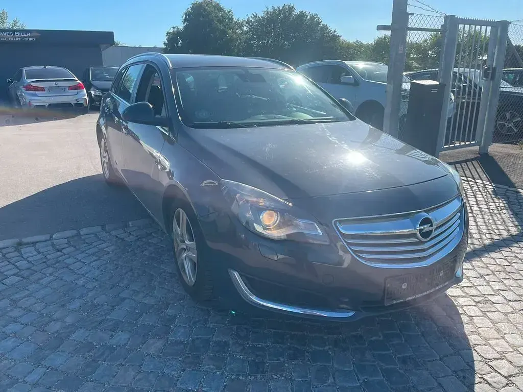 Gebraucht Opel Insignia Edition 140 PS (102 kW) 2014 Grau Kombi
