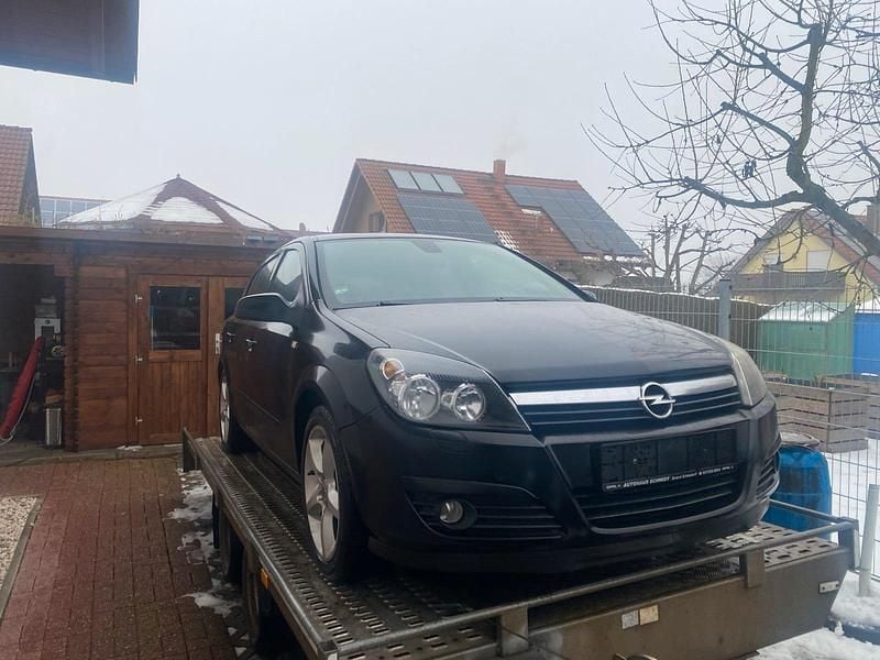 Gebraucht Opel Astra 105 PS (77 kW) 2004 Schwarz Limousine