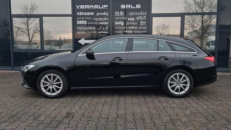 Gebraucht Mercedes CLA180 Shooting Brake 116 PS (85 kW) 2020 Schwarz Kombi