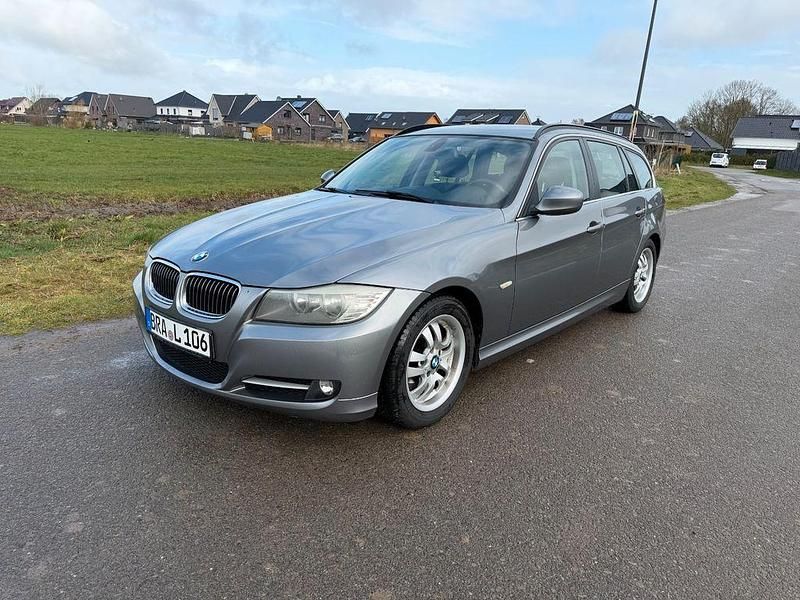 Gebraucht BMW 320 Performance 184 PS (135 kW) 2012 Grau Kombi