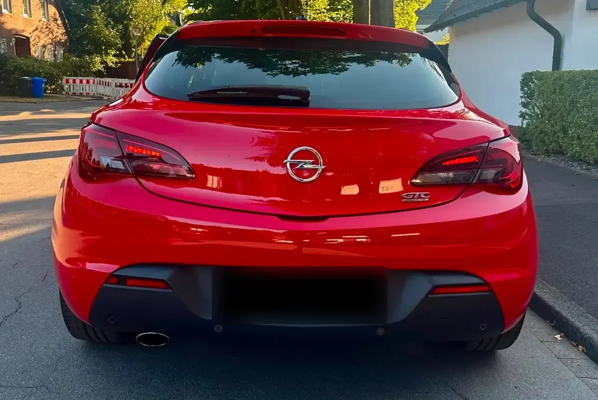 Gebraucht Opel Astra GTC 190 PS (139 kW) 2012 Rot Coupé