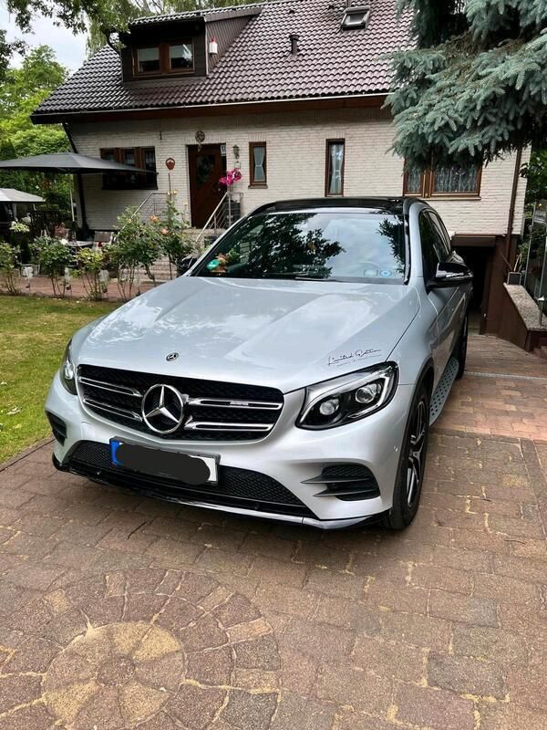 Silber Gebraucht 2018 Mercedes GLC250 AMG line SUV | 31.900 € (Fairer Preis) - Bild 1/4