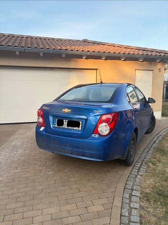 Gebraucht Chevrolet Aveo LT 101 PS (74 kW) 2013 Blau Limousine