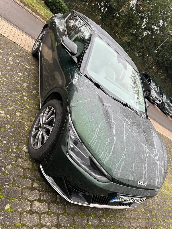Grün Gebraucht 2021 Kia EV6 SUV | 23.999 € (Fairer Preis) - Bild 1/4