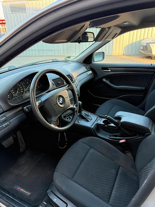 Gebraucht BMW 320 150 PS (110 kW) 1999 Silber Limousine