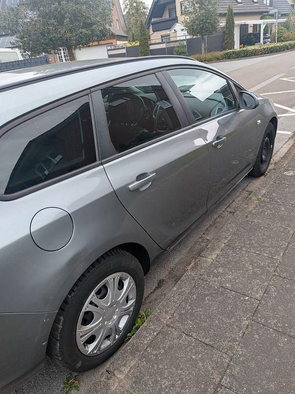 Gebraucht Opel Astra 95 PS (69 kW) 2011 Grau Kombi